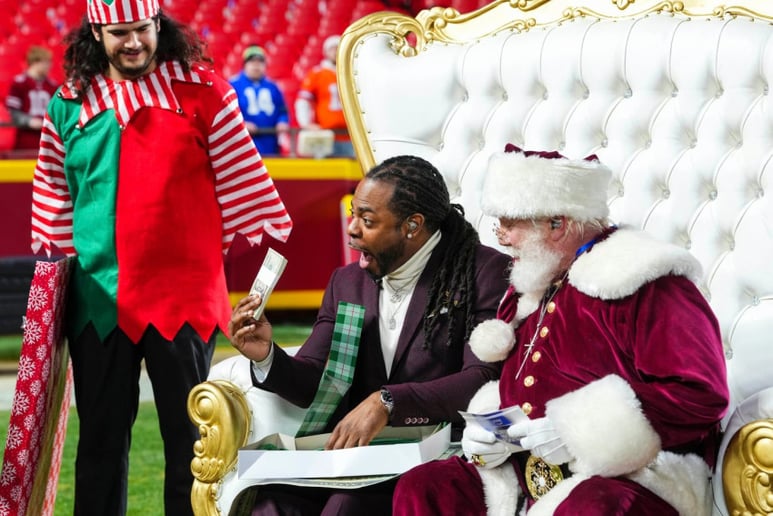 Gallery photo 7 of Santa Claus Layne