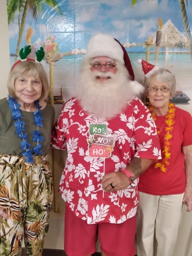 Gallery photo 7 of Santa Claus Smokey