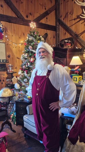 Gallery photo 4 of Santa George