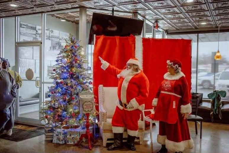 Gallery photo 4 of Santa Claus Robert