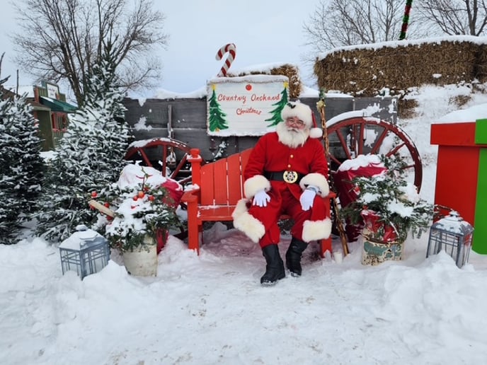 Gallery photo 10 of Santa Eric & Mrs. Claus