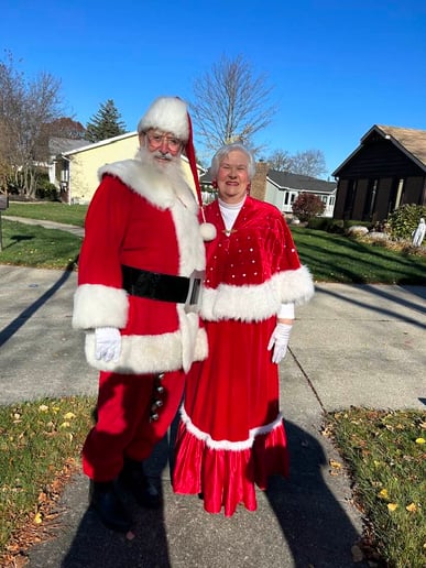 Gallery photo 6 of Santa Jerry Claus & Mrs. Claus