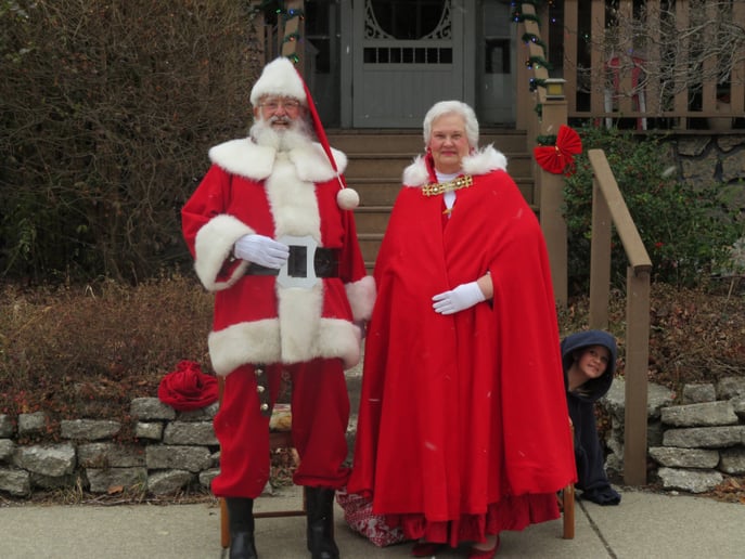 Gallery photo 9 of Santa Jerry Claus & Mrs. Claus