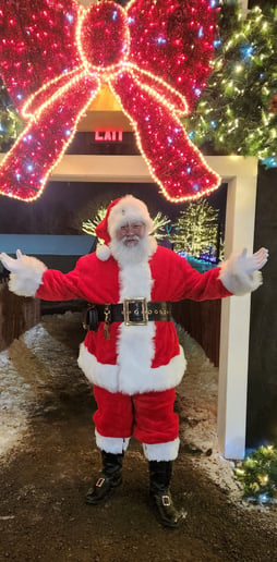 Gallery photo 1 of Santa Scott