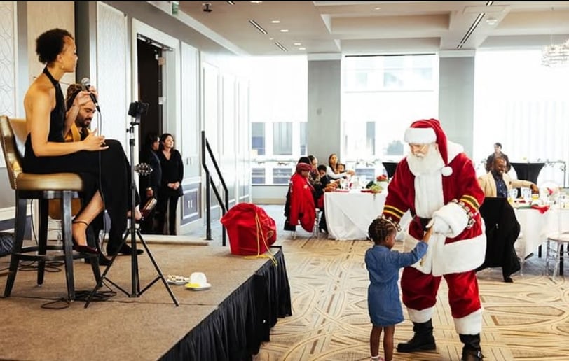 Gallery photo 29 of Pomona Santa Claus