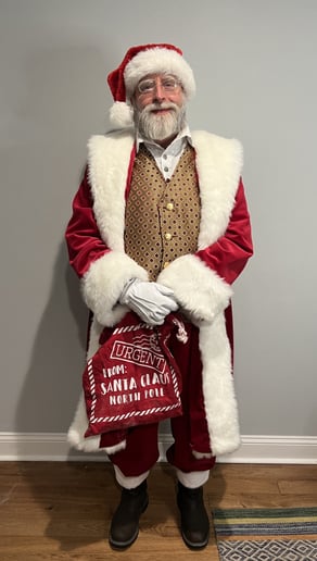 Gallery photo 3 of Santa Owen