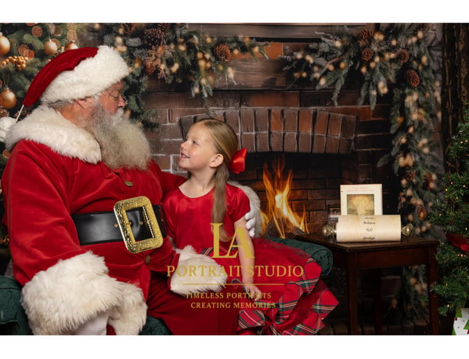 Gallery photo 4 of Santa Claus (real beard) with Smiles
