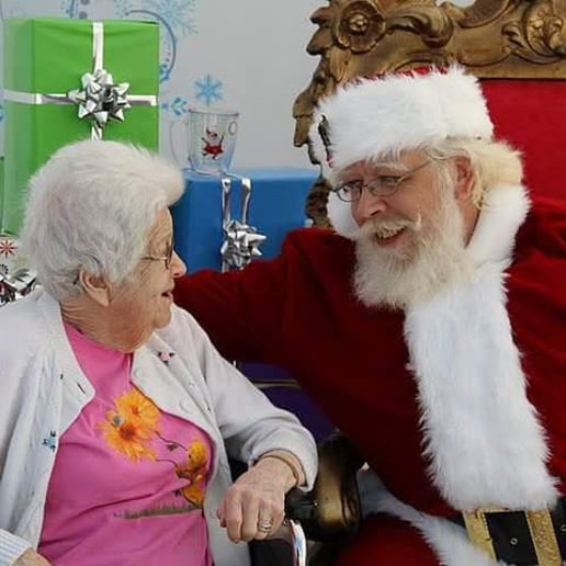 Gallery photo 4 of Santa Claus Ron