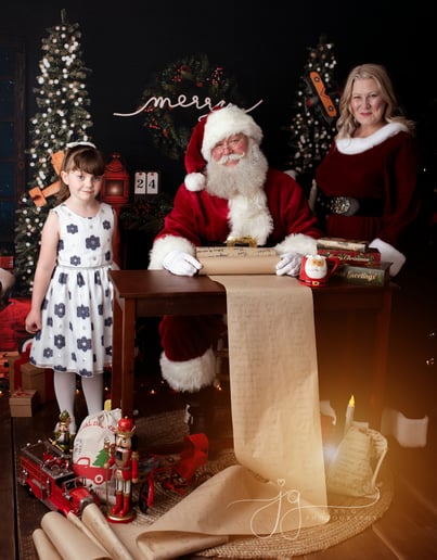 Gallery photo 3 of Santa Claus is Canadian