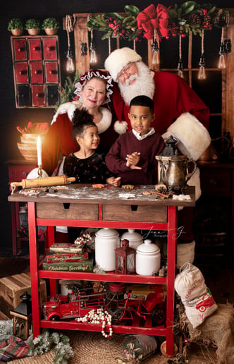 Gallery photo 8 of Santa Claus is Canadian