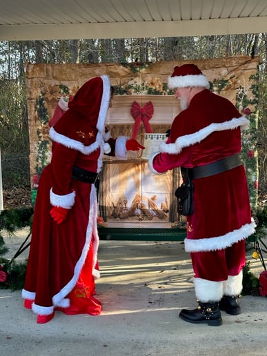 Gallery photo 2 of Santa Edwin