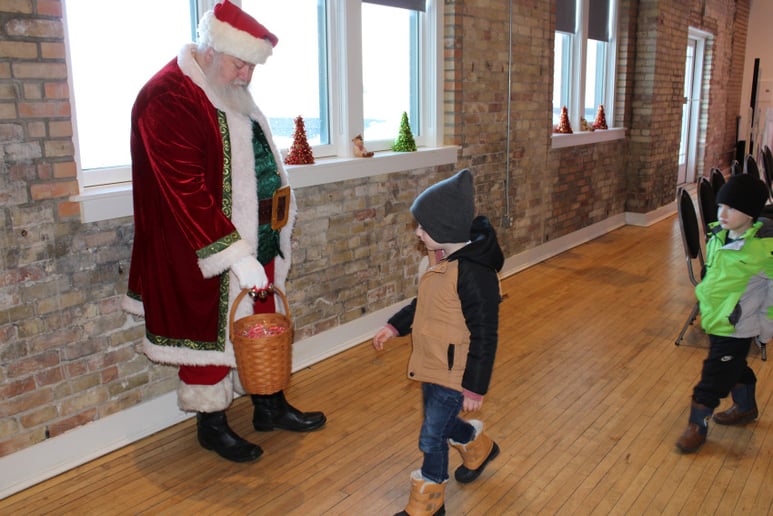 Gallery photo 1 of Santa Claus Visit by Sean