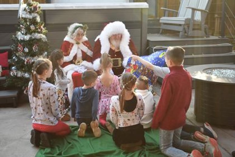 Gallery photo 4 of Santa Claus Visits You
