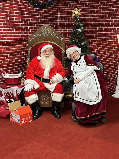 Gallery photo 11 of Santa Bill