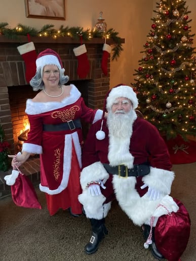 Gallery photo 3 of Santa Clay