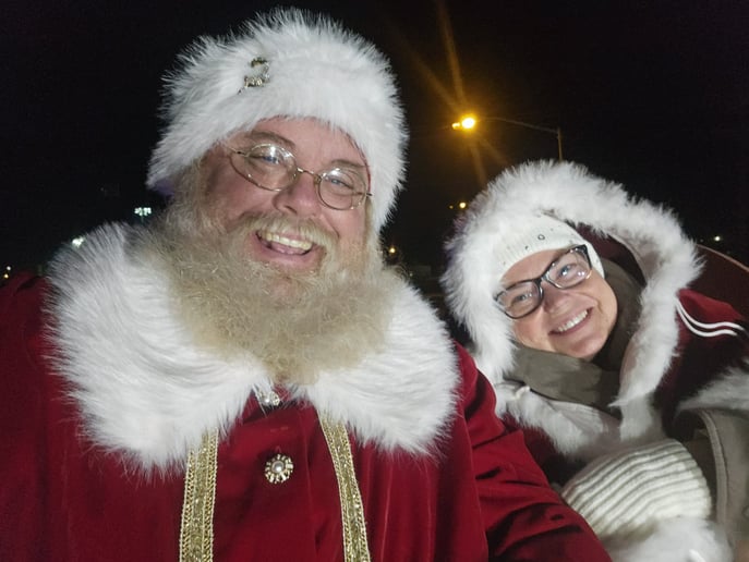 Gallery photo 5 of Santa Clay Seale