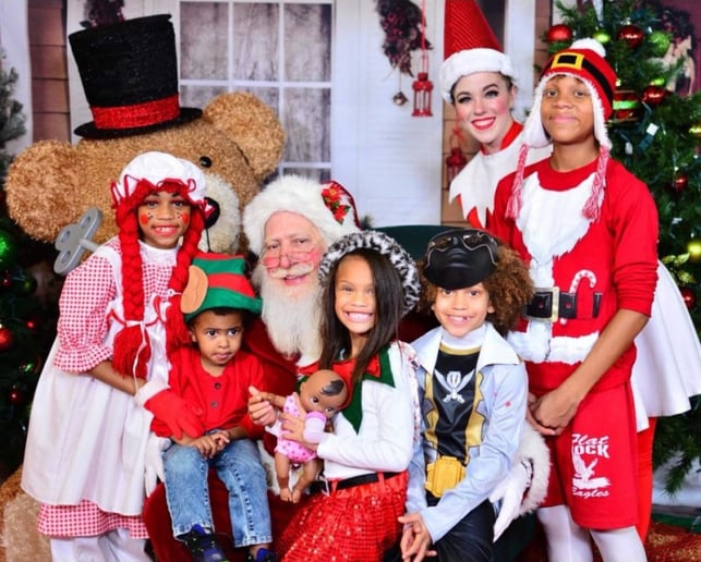 Gallery photo 9 of Santa Cobb aka Santa Ron