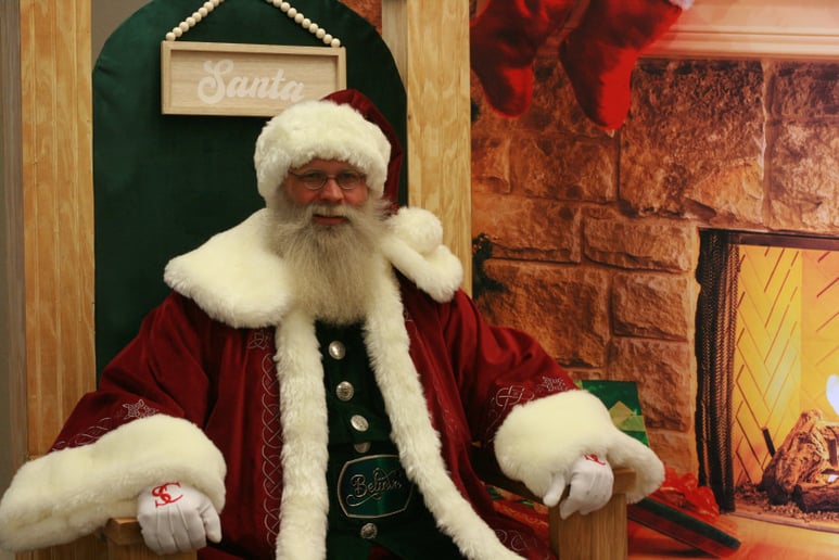 Gallery photo 10 of Santa Curtis