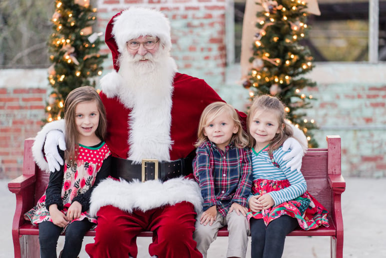 Gallery photo 4 of Santa Curtis