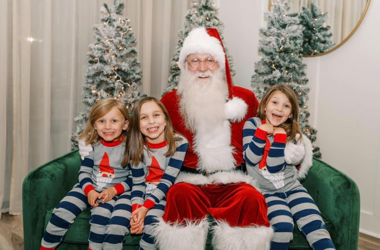 Gallery photo 5 of Santa Curtis