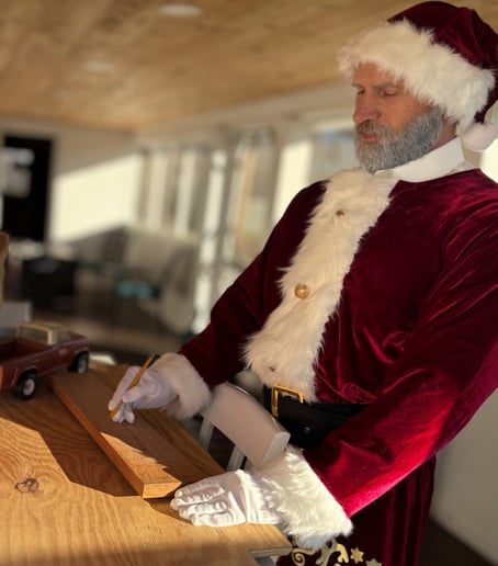 Gallery photo 1 of Santa Brad