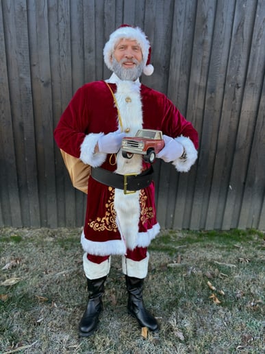 Gallery photo 3 of Santa Brad
