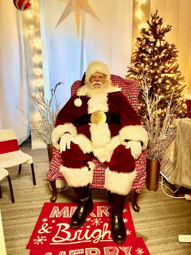 Gallery photo 47 of Santa Dan
