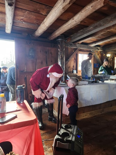 Gallery photo 2 of Santa Dan & Mrs. Claus
