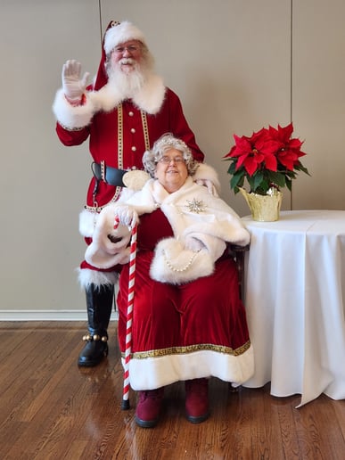 Gallery photo 10 of Santa Dan & Mrs. Claus