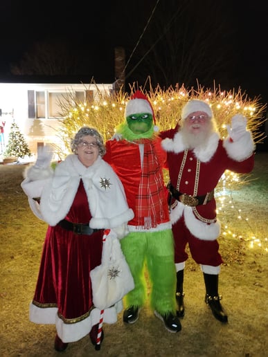 Gallery photo 12 of Santa Dan & Mrs. Claus