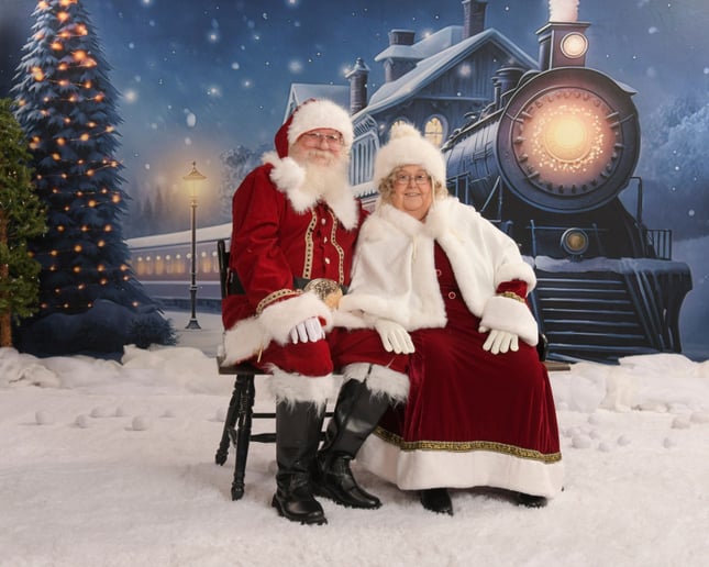 Gallery photo 13 of Santa Dan & Mrs. Claus