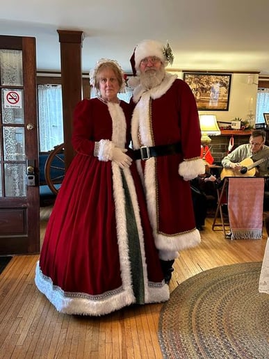 Gallery photo 1 of Santa Dana