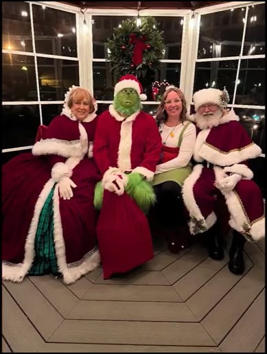 Gallery photo 2 of Santa Dana