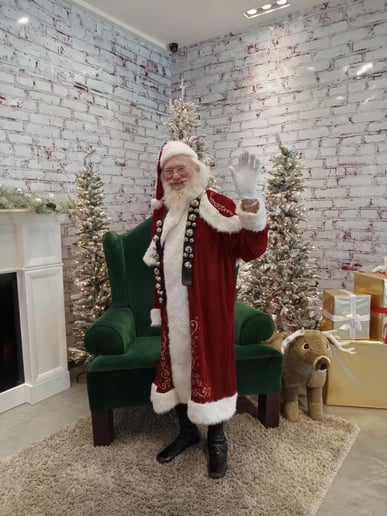 Gallery photo 1 of Santa Darold