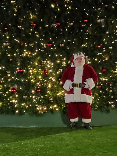 Gallery photo 8 of Santa Darrin