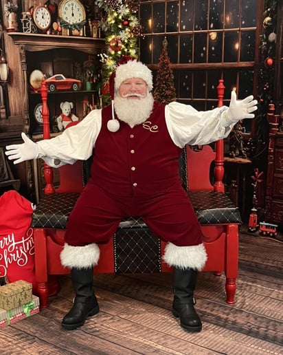 Gallery photo 7 of Santa Dave