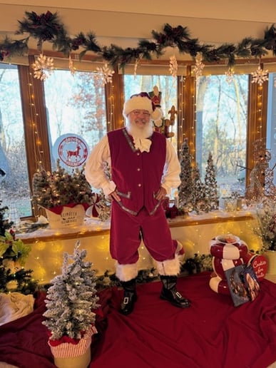 Gallery photo 1 of Santa David G