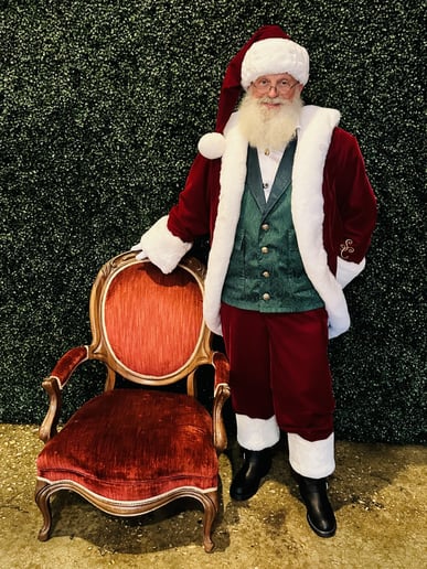 Gallery photo 2 of Santa David