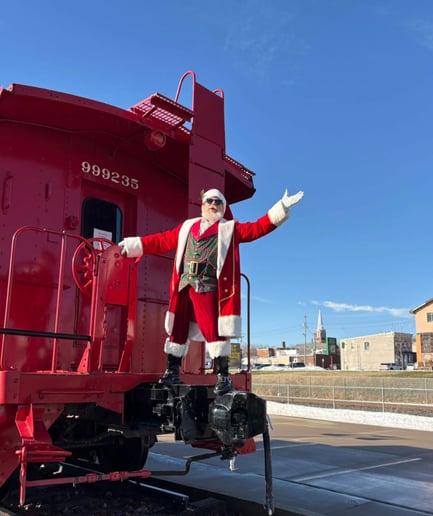 Gallery photo 2 of Santa Davis🧑‍🎄