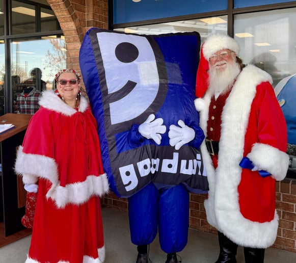 Gallery photo 6 of Santa Denny