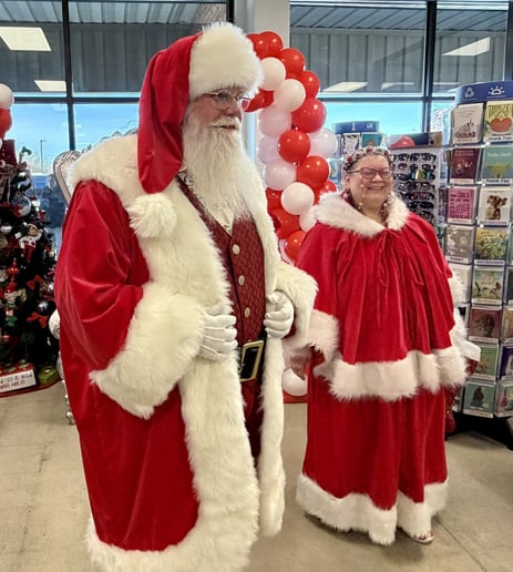 Gallery photo 8 of Santa Denny