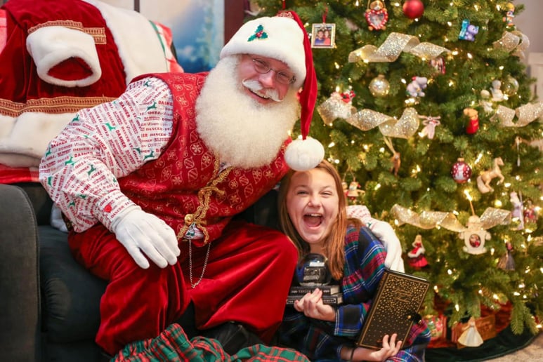 Gallery photo 4 of Santa Department 25