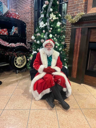 Gallery photo 7 of Santa David