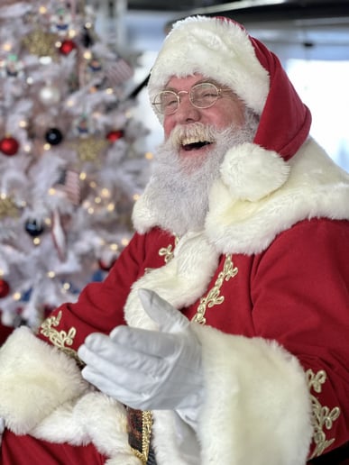 Gallery photo 1 of Santa Don