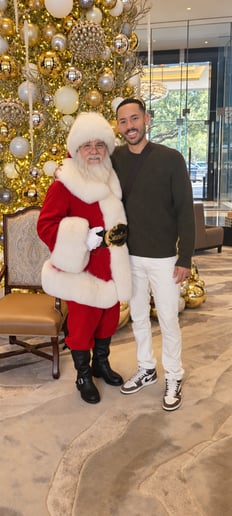 Gallery photo 2 of Santa Donald Martin
