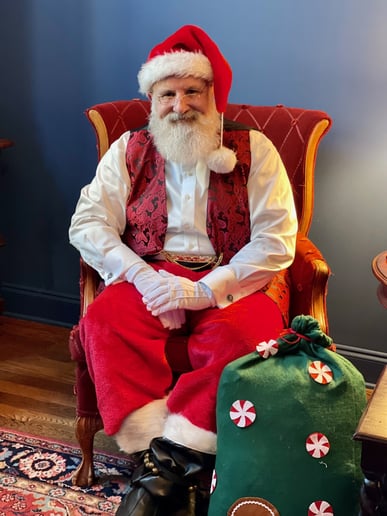 Gallery photo 2 of Santa Dwight