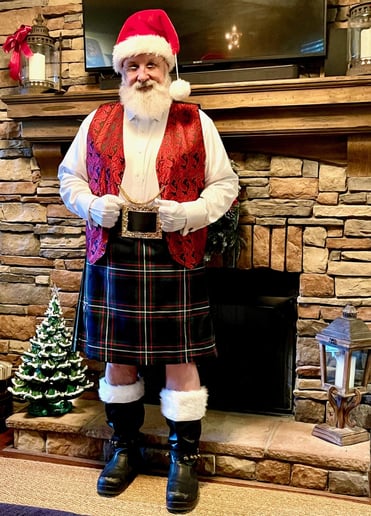 Gallery photo 4 of Santa Dwight