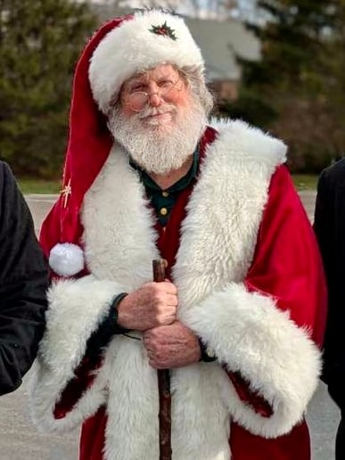 Gallery photo 1 of Santa Eddie