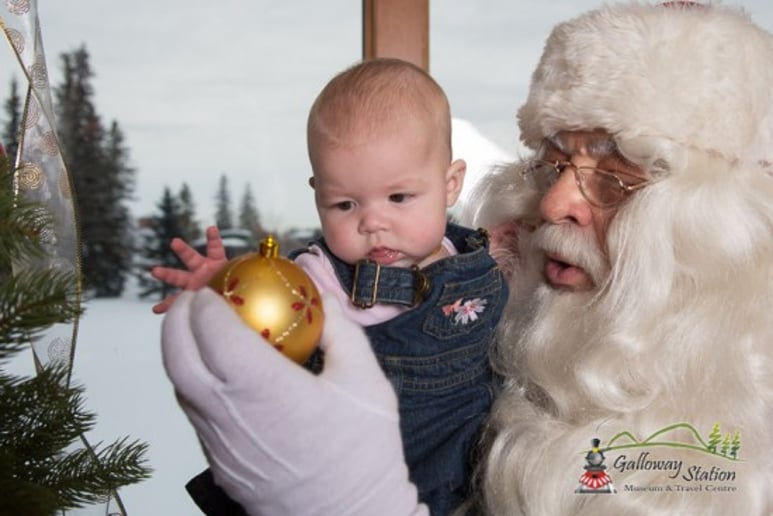 Gallery photo 3 of Santa Edson