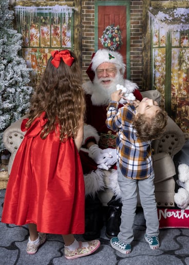 Gallery photo 4 of Santa Eric